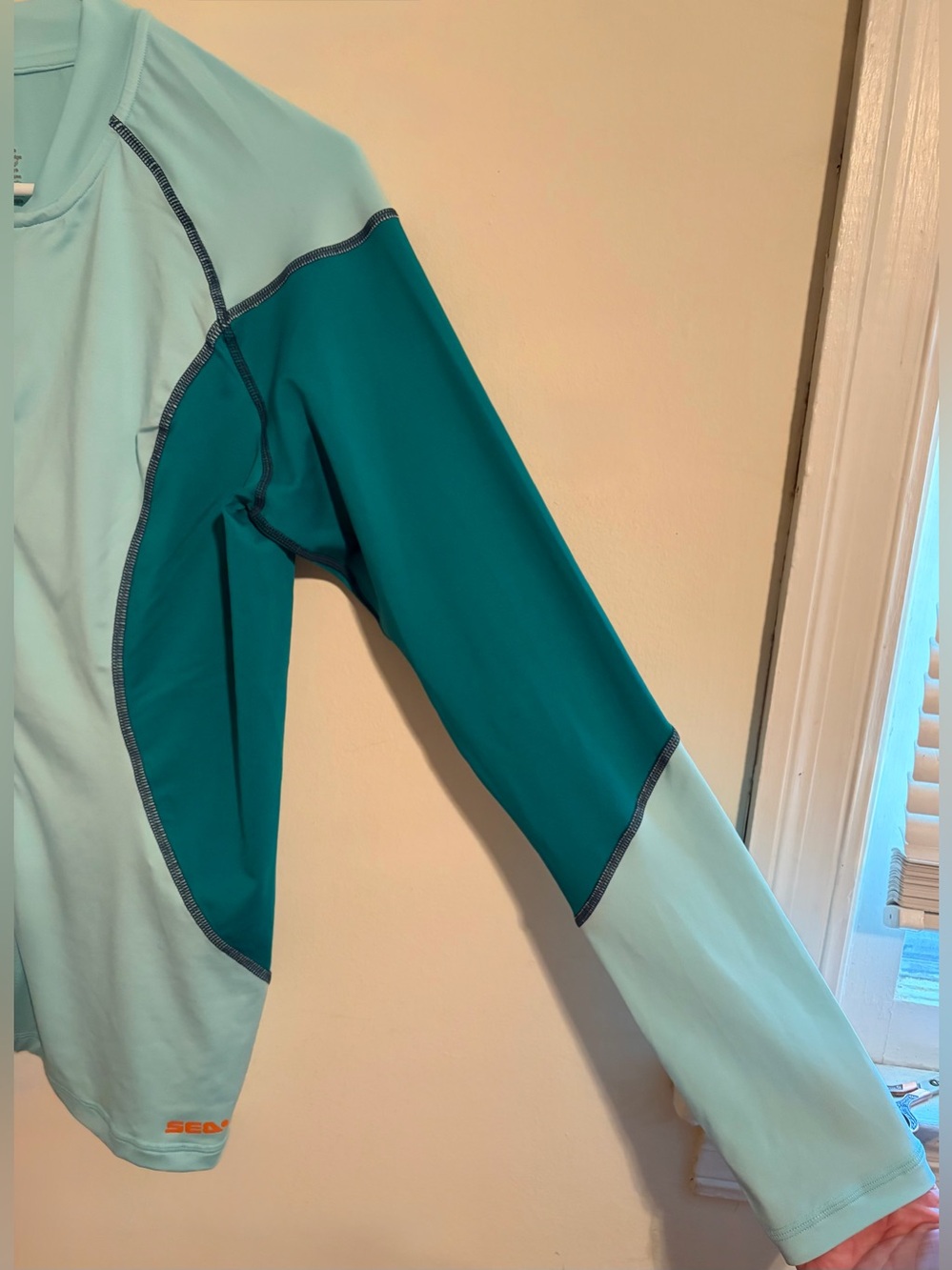 NWT Women’s Sz L Seadoo Full Zip Long Sleeve Swim Rashguard Top Aqua Colorblock - Picture 7 of 16